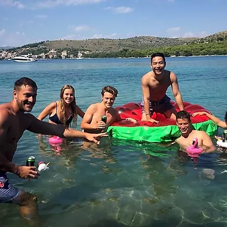 Backpackers Fairytale Split