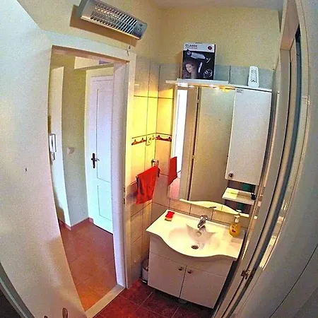 Backpackers Fairytale * Split