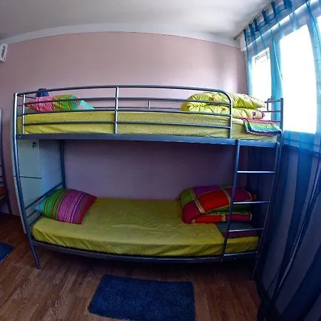 Backpackers Fairytale * Split