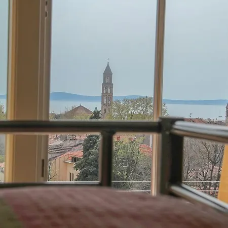 Backpackers Fairytale Split