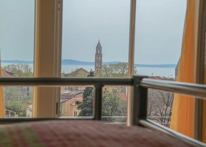 Backpackers Fairytale Split